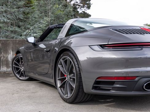 Certified 2024 Porsche 911 Targa 4S w/ Premium Package AWD/4WD image 20