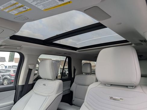 New 2026 Ford Expedition Max Platinum image 5