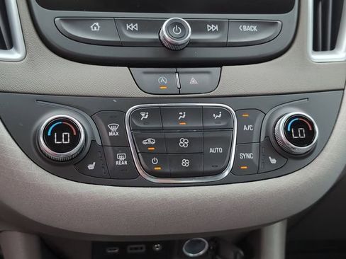 Used 2022 Chevrolet Malibu LT image 16