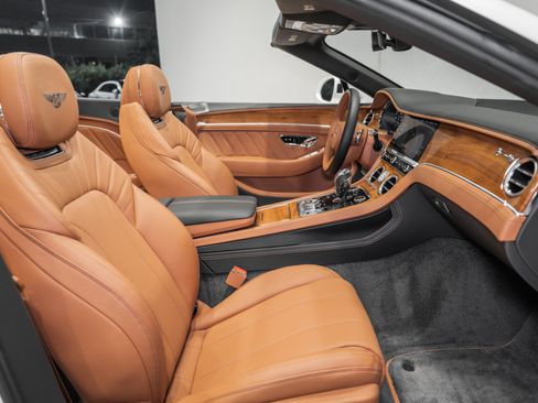 New 2024 Bentley Continental GT V8 AWD/4WD image 2