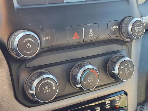 Used 2024 RAM 2500 Big Horn w/ Off Road Package image 12