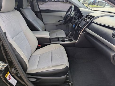 Used 2016 Toyota Camry SE image 14
