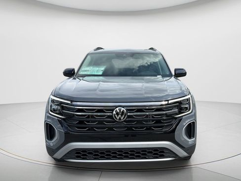 New 2026 Volkswagen Atlas Peak Edition AWD/4WD image 2