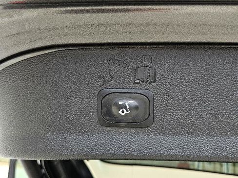 Used 2019 Ford Escape SEL image 33
