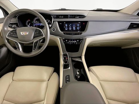 Used 2017 Cadillac XT5 Premium Luxury image 16