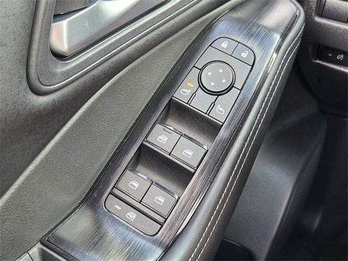 Certified 2025 Nissan Rogue SV image 21