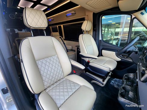Used 2021 Mercedes-Benz Sprinter 2500 image 57