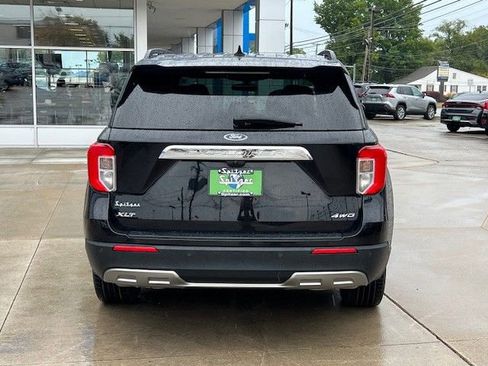Used 2023 Ford Explorer XLT w/ Equipment Group 202A image 6