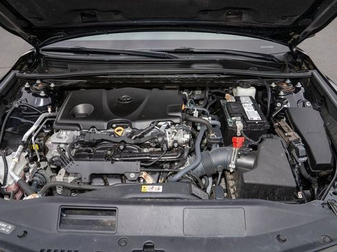 Used 2021 Toyota Camry SE image 11