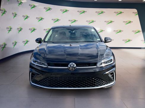 Used 2025 Volkswagen Jetta SEL FWD image 6