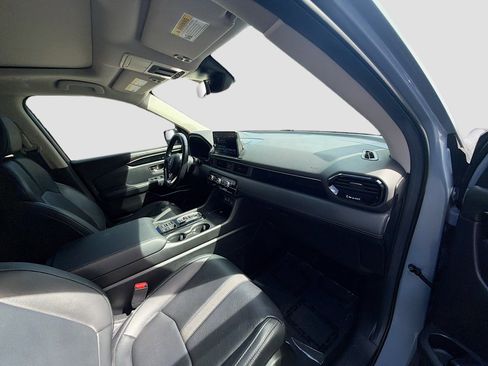 Used 2024 Honda Pilot Touring image 32