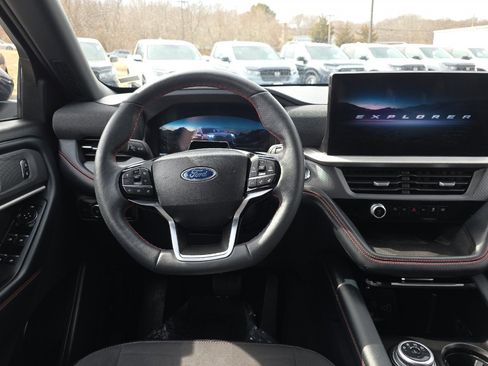Used 2025 Ford Explorer ST-Line AWD/4WD image 14