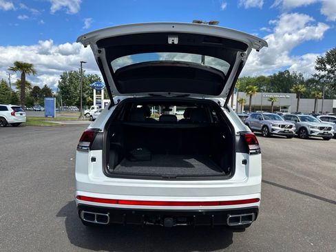 Used 2024 Volkswagen Atlas Cross Sport SEL R-Line AWD/4WD image 16