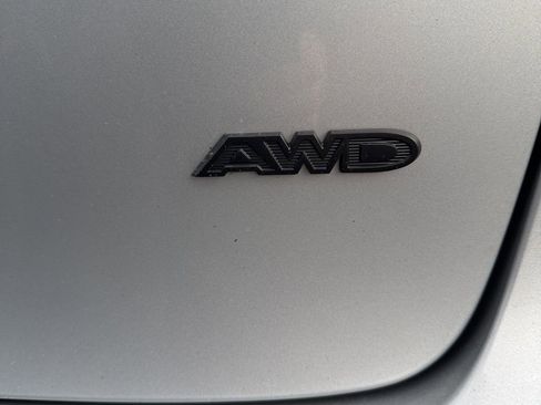 Used 2023 Chrysler Pacifica Touring-L w/ S Appearance Package image 9