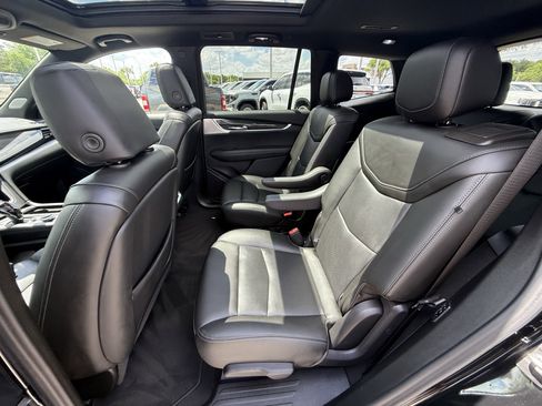 Used 2023 Cadillac XT6 Sport AWD/4WD image 31