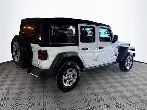 Used 2021 Jeep Wrangler Unlimited Freedom Edition image 6