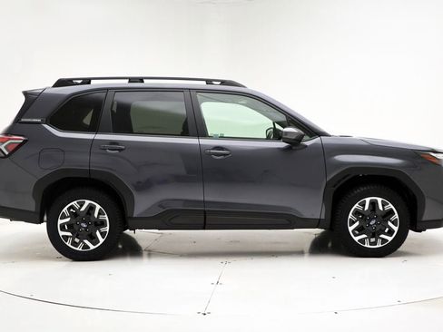 Used 2025 Subaru Forester Premium w/ Convenience Package #1 AWD/4WD image 3