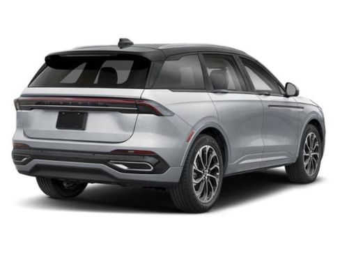 Used 2025 Lincoln Nautilus Premier w/ Equipment Group 102A AWD/4WD image 2