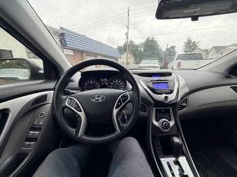 Used 2012 Hyundai Elantra GLS w/ Preferred Pkg 3 FWD image 3