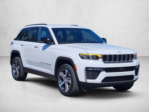 New 2026 Jeep Grand Cherokee Limited RWD image 7