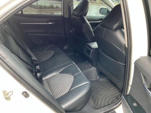 Used 2019 Toyota Camry SE FWD image 39