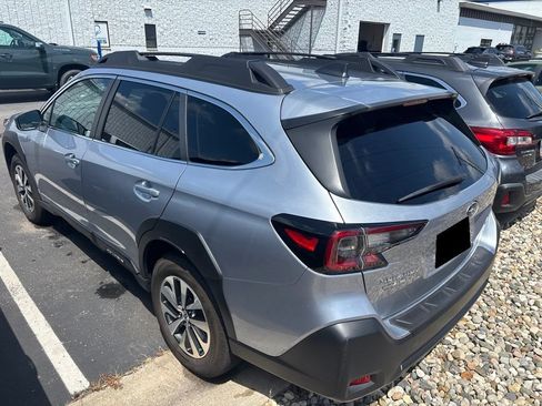 Used 2024 Subaru Outback Premium w/ Popular Package #1 AWD/4WD image 4