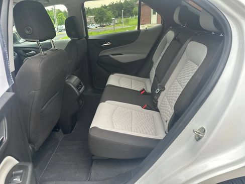 Used 2020 Chevrolet Equinox LS w/ LS Convenience Package AWD/4WD image 13