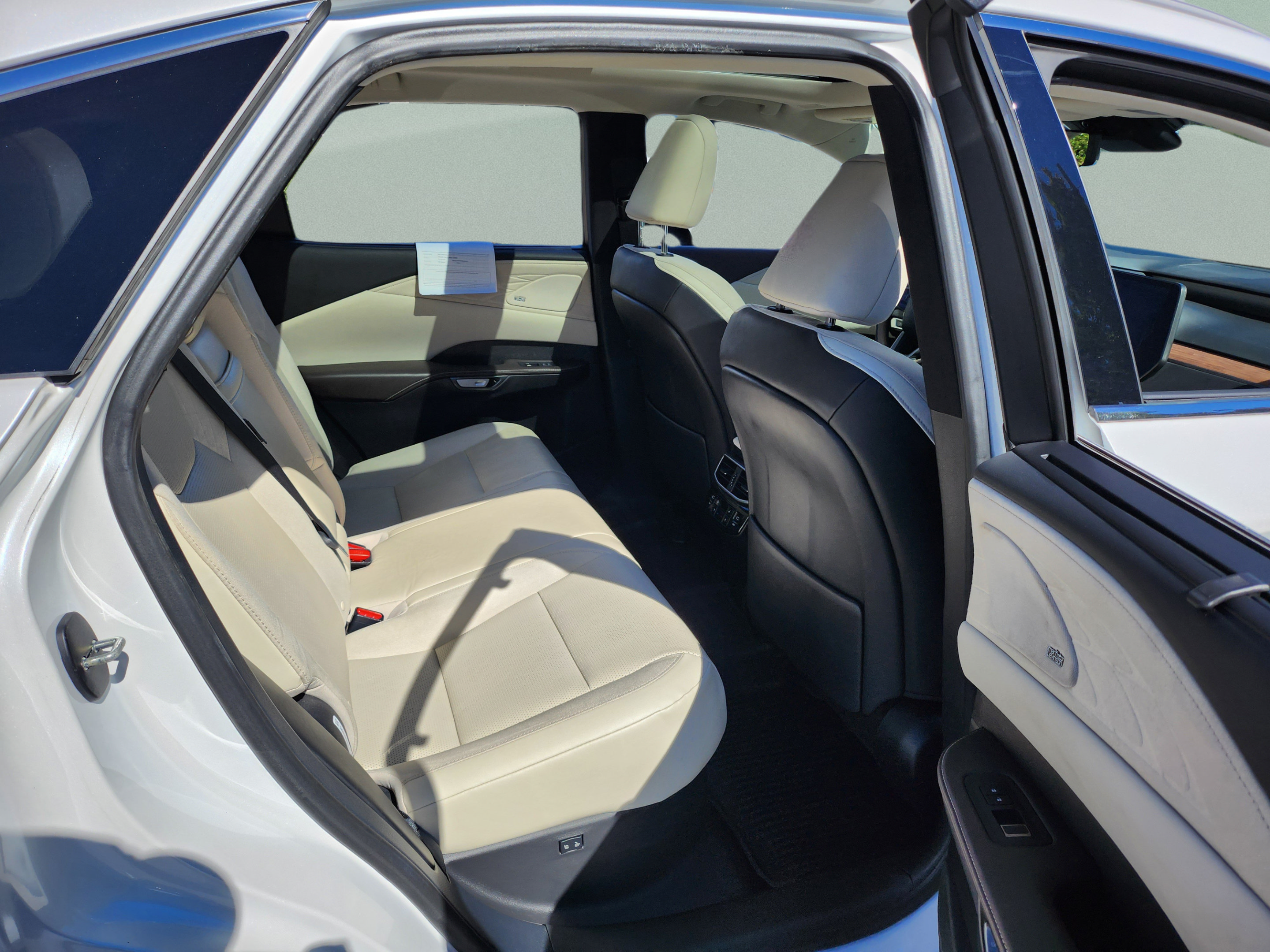 Used 2024 Lexus RX 350 AWD w/ Convenience Package image 25