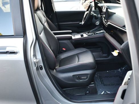 Used 2025 Toyota Sienna XSE image 53