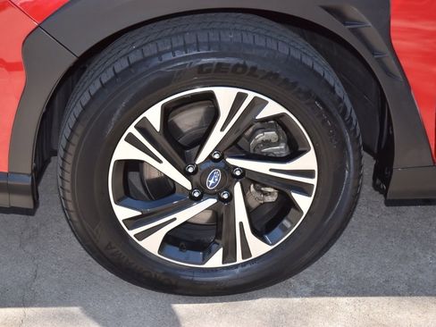 Used 2024 Subaru Crosstrek 2.0i Premium w/ Crosstrek Mirror Package image 35