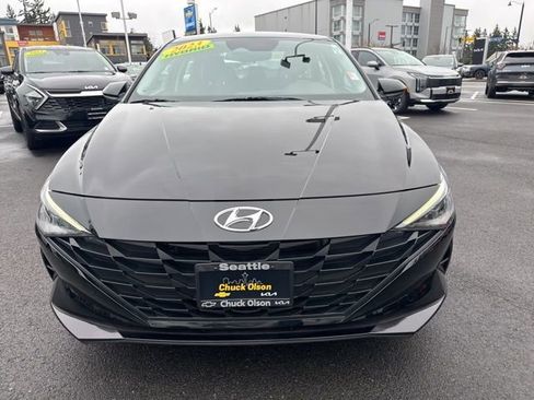 Used 2023 Hyundai Elantra Blue image 2