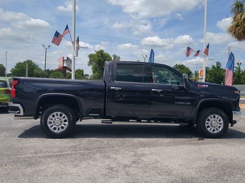 Used 2024 Chevrolet Silverado 2500 LTZ w/ LTZ Premium Package image 3