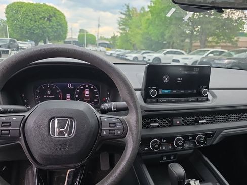 Used 2023 Honda Accord EX image 21