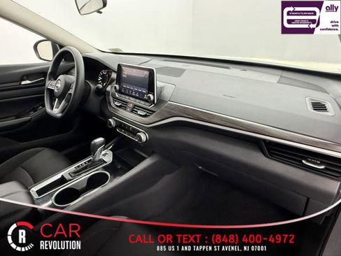 Used 2024 Nissan Altima 2.5 SV image 48