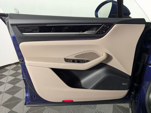 New 2026 Porsche Macan 4 Electric image 25