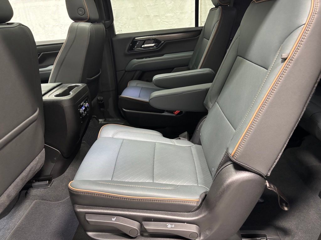 Used 2026 GMC Yukon XL AT4 w/ AT4 Premium Package AWD/4WD image 44