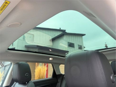 Used 2021 Land Rover Range Rover Evoque SE image 29