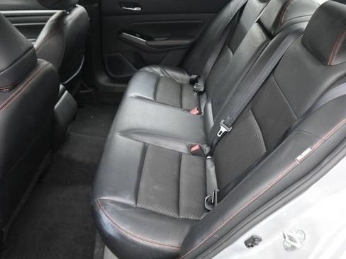 Used 2024 Nissan Altima 2.5 SR FWD image 19