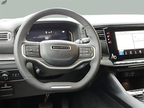 Used 2022 Jeep Wagoneer Series II w/ Premium Group I image 9