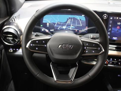 New 2026 Chevrolet Equinox ACTIV w/ Convenience Package III AWD/4WD image 34