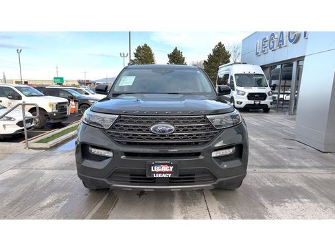 Used 2022 Ford Explorer XLT w/ Equipment Group 202A image 2