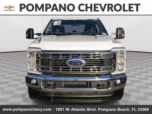 Used 2025 Ford F250 XLT image 3