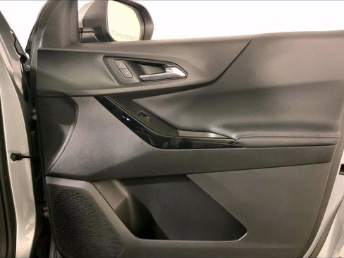 Used 2025 Chevrolet Equinox LT image 25