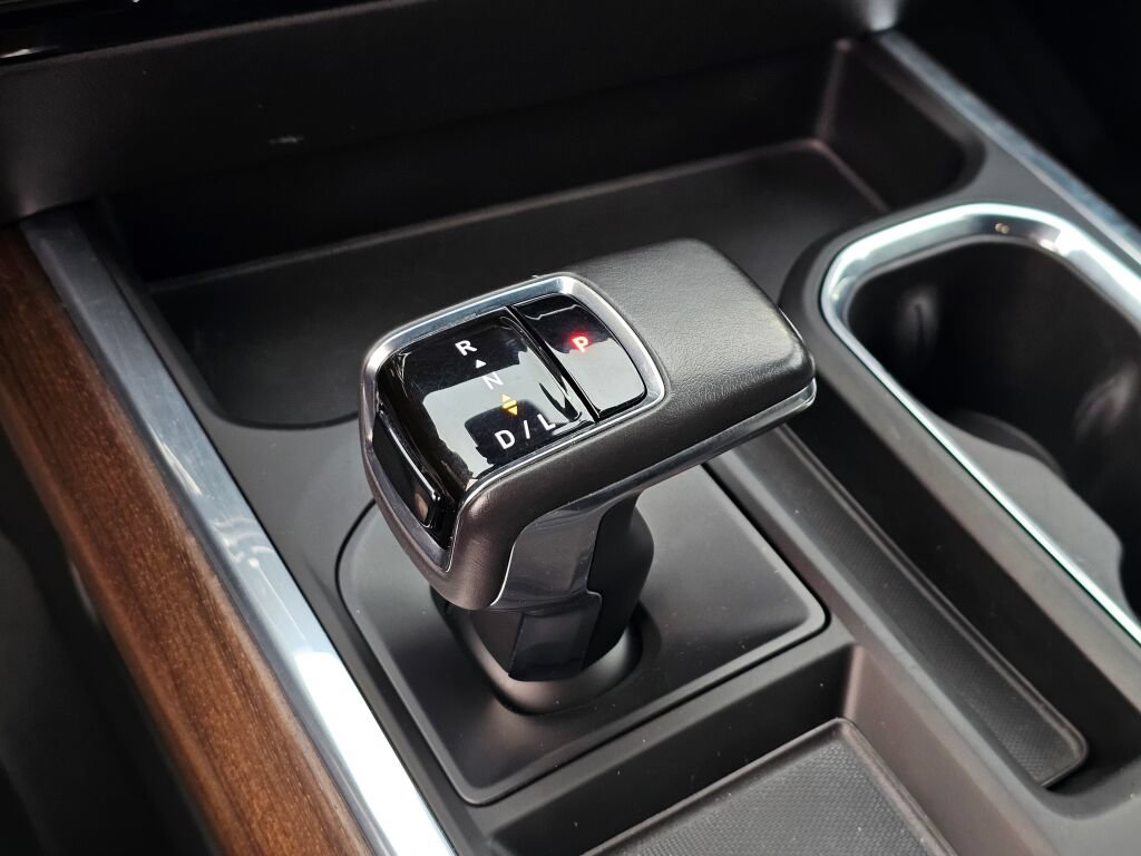 Certified 2022 Chevrolet Silverado 1500 High Country AWD/4WD image 16