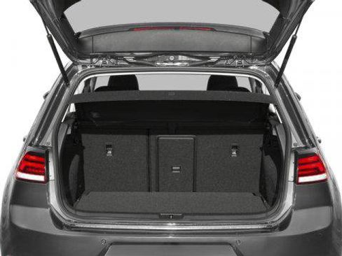 Used 2017 Volkswagen e-Golf SE image 12