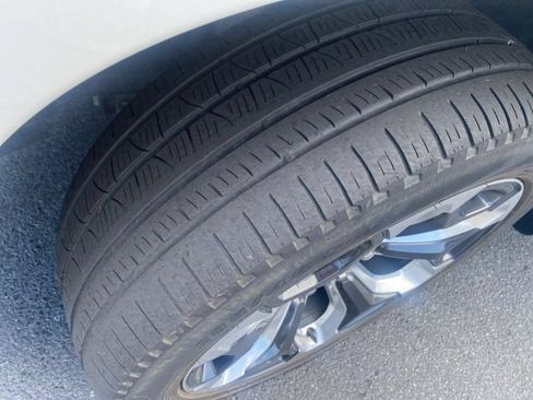 Used 2024 RAM 1500 Limited AWD/4WD image 3
