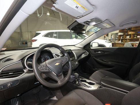 Certified 2025 Chevrolet Malibu LT image 9