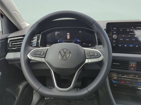 New 2026 Volkswagen Jetta SE FWD image 25