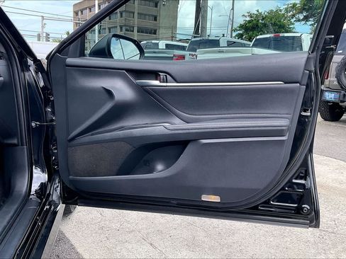 Used 2018 Toyota Camry Hybrid FWD image 28