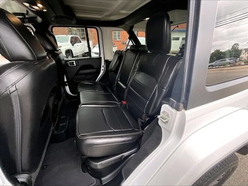Used 2023 Jeep Wrangler Unlimited Sahara w/ Cold Weather Group AWD/4WD image 15